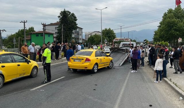 Düzce'de trafikte yarış kazayla sonuçlandı!