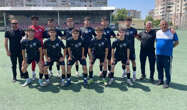 Gemlik Belediyespor U-17 Elit Lig'de şampiyon