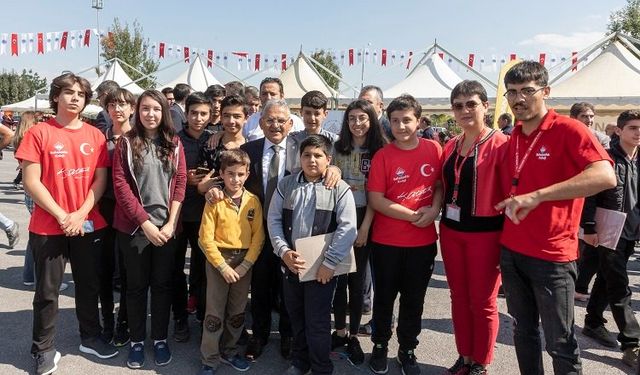 Genç Dostu şehrin başkanından gençlere özel uygulama