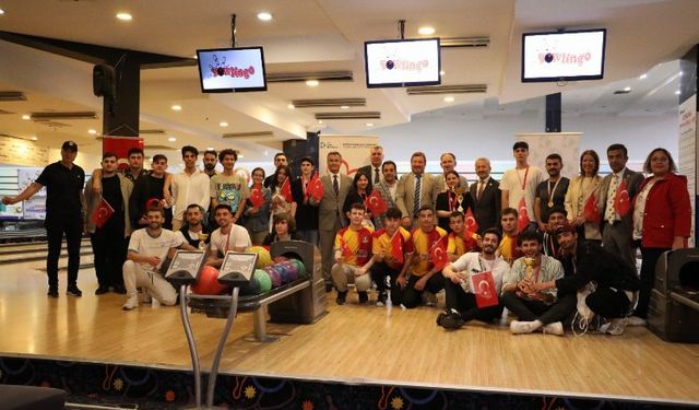 Gençler Bowling Turnuvası’nda 19 Mayıs coşkusunu yaşadı