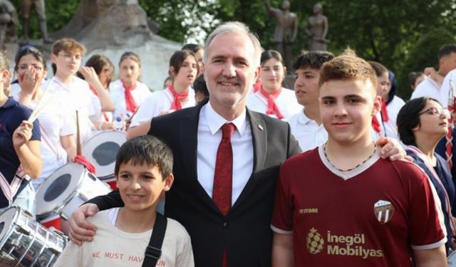 İnegöl'de 19 Mayıs coşkusu sokaklara taştı