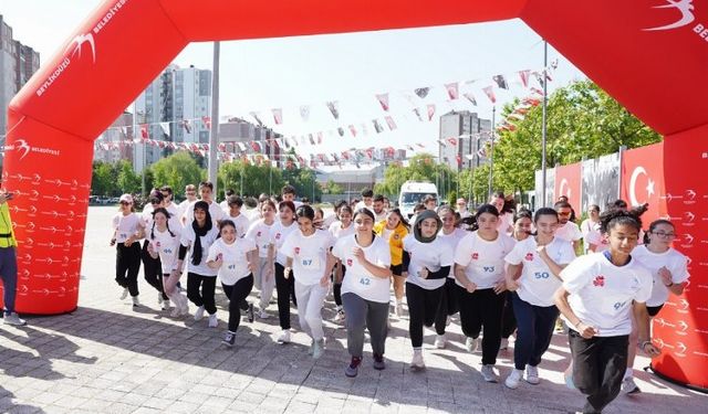 İstanbul Beylikdüzülü gençler Ata'ya koştu!