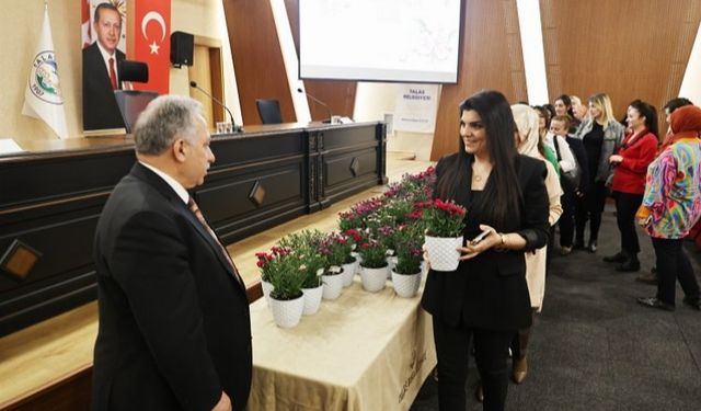 Kayseri Talas Belediyesi anneleri unutmadı