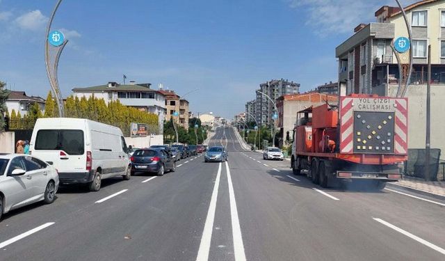 Körfez Mevlana Caddesi’nde yol çizgileri de tamam