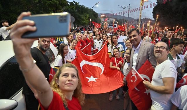 Manisa’da 19 Mayıs Fener Alayı ile kutlandı