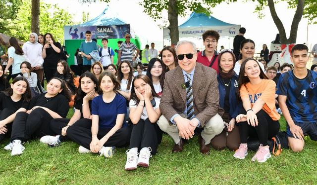 Mustafakemalpaşa'da Başkan Erdem, gençlerle buluştu