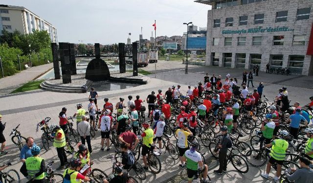 Nilüfer'de bisiklet tutkunları 19 Mayıs için pedalladı