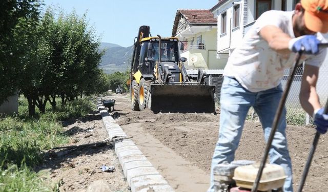 Sakarya Geyve'de yol yapım çalışmaları başladı