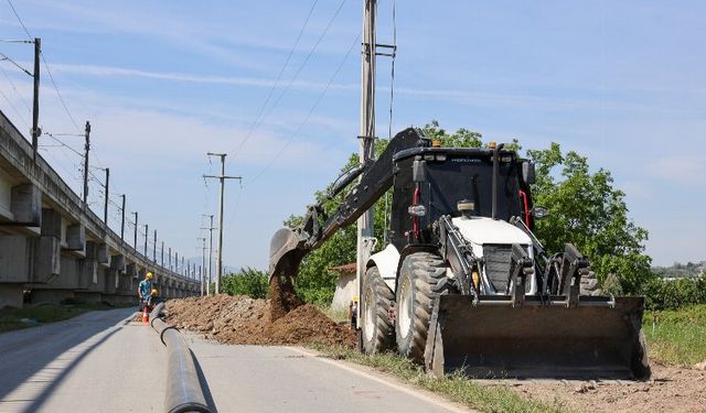 Sakarya'da 4 bin 500 metrelik yeni altyapı hattında çalışmalar sürüyor