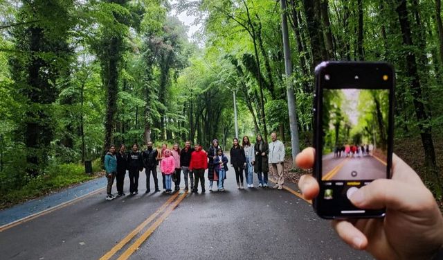 Sakarya'da dereceye giren öğrenci ve ailelerine turizm gezisi