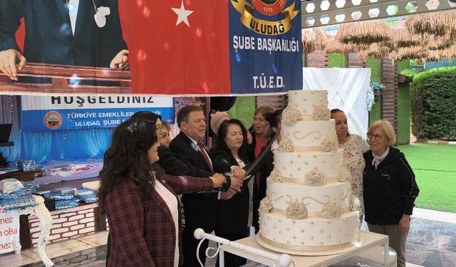 Türkiye Emekliler Derneği, Anneler Günü'nü kutladı