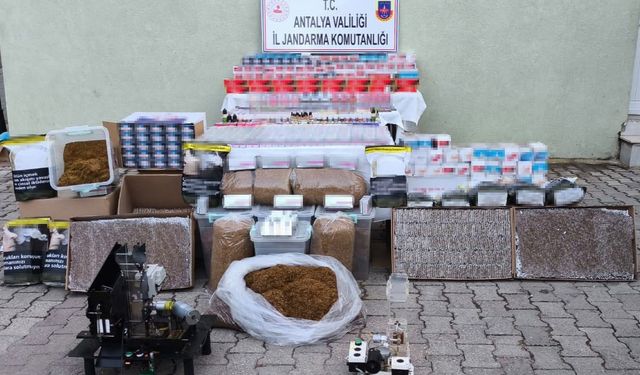 1 milyon 760 bin dolu makaron ve 180 kilo kıyılmış tütün ele geçirildi