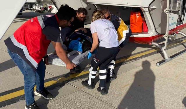 27 yaşındaki hasta helikopter ambulansla hastaneye sevk edildi