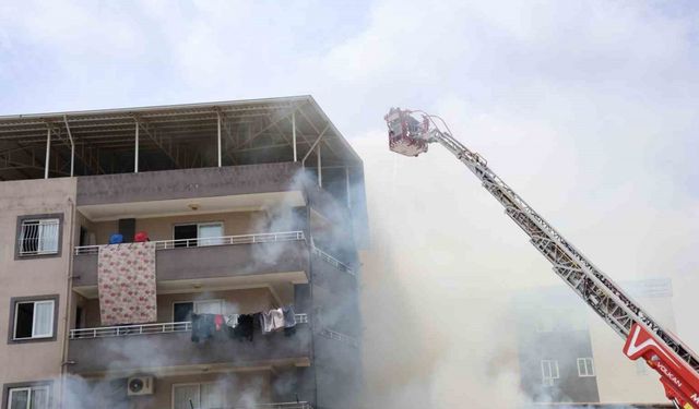 Adana’da korkutan yangın: Mobilyacıda başladı, müstakil eve sıçradı