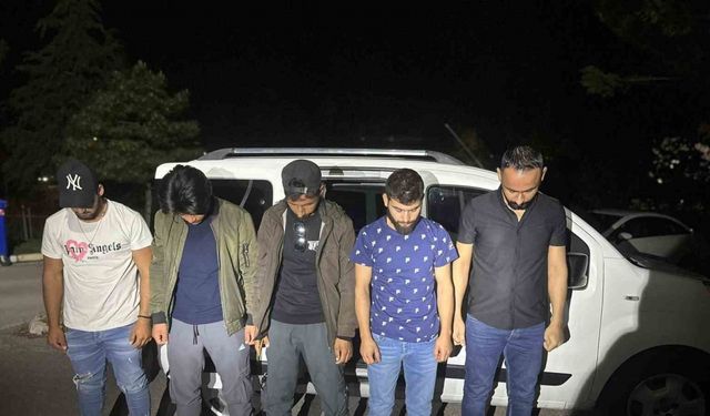 Afyonkarahisar’da kimliksiz 4 yabancı uyruklu şahıs yakalandı