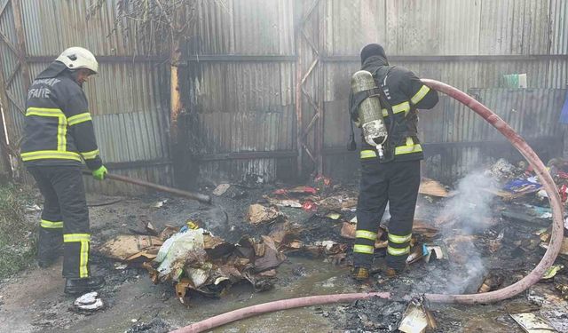 Aksaray’da atık kağıt deposunda korkutan yangın