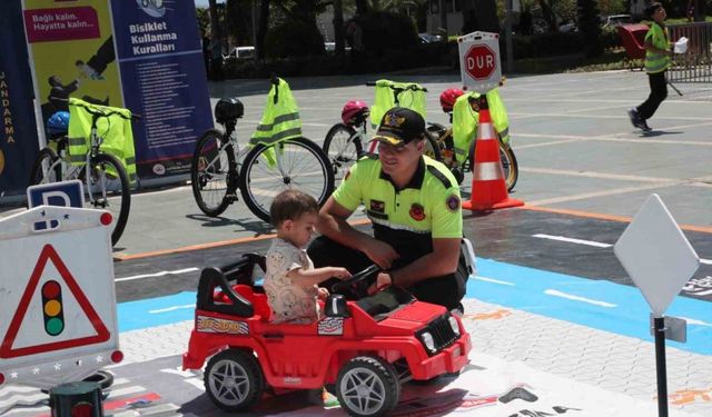 Alanya’da trafik haftasında öğrenciler bilgilendirildi