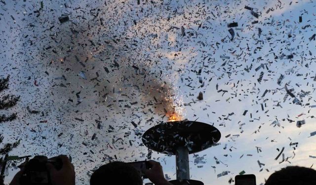 Altın Safran Festivali’nin meşalesi çeyrek asır için yandı