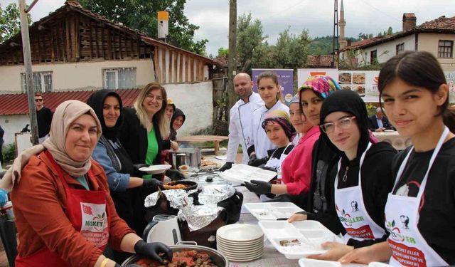 Amasya’nın coğrafi işaretli yemeklerini köy okulunda öğrencilerle buluşturdular