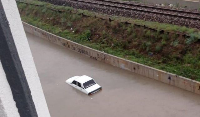 Ankara’da sağanak yağış etkili oldu, sokaklar göle döndü