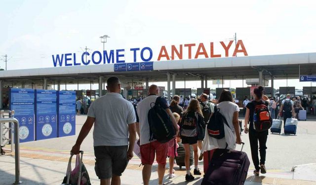 Antalya’dan yeni turist rekoru