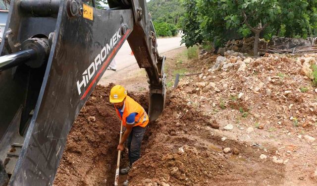 ASAT Adrasan Sahil Caddesi içme suyu hattını yeniliyor