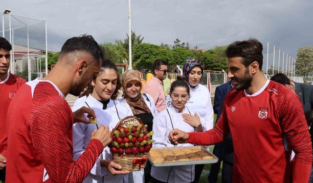 Aşçılardan Sivasspor’a tatlı dopingi