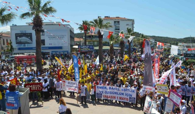 Ayvalık’ta 1 Mayıs Emek ve Dayanışma Günü coşkusu