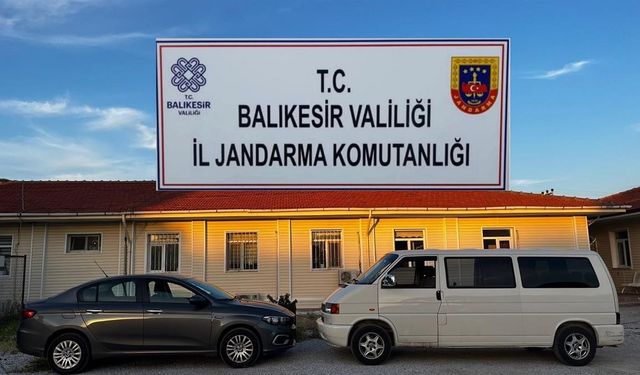 Ayvalık’ta 15 göçmen ve 2 yabancı uyruklu organizatör yakalandı