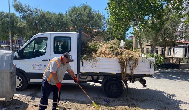 Ayvalık’ta genel temizlik yoğun tempoda devam ediyor