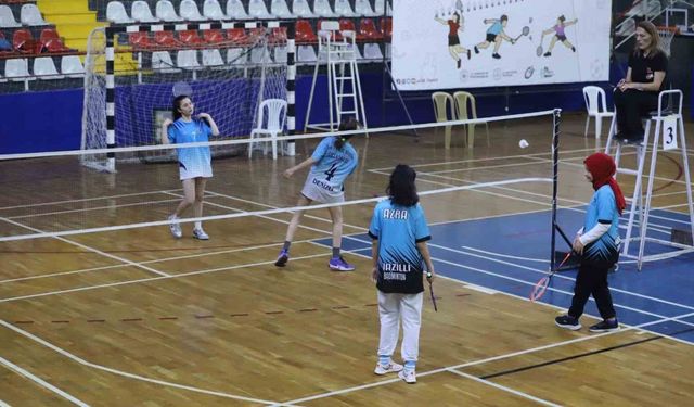 Badmintonta şampiyon raketler belli oldu