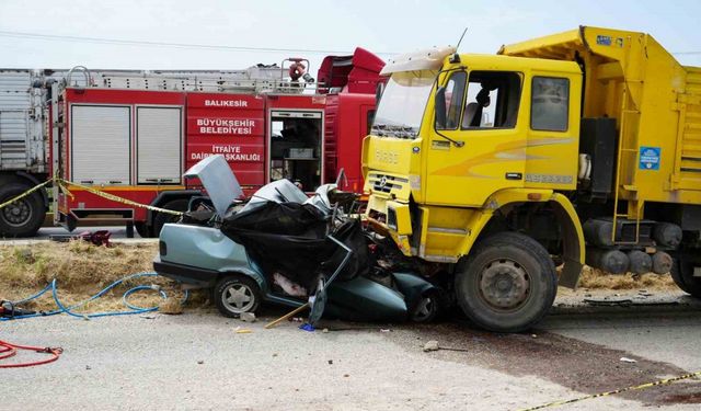 Balıkesir- İzmir yolunda trafik kazası: 3 ölü, 1 yaralı