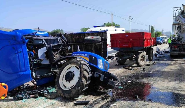 Beton mikseri ile traktörün çarpıştığı kazada 3 kişi yaralandı