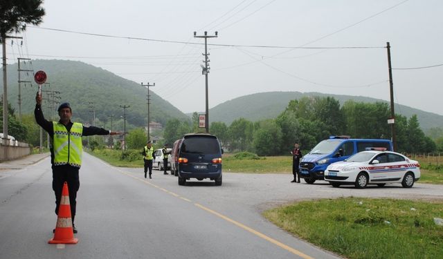 Bir ayda 646 araç ve 222 sürücü trafikten men edildi