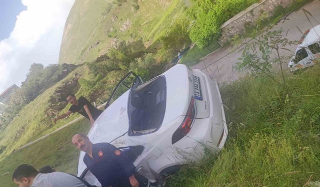 Bitlis’te minibüsle otomobil çarpıştı: 1 yaralı