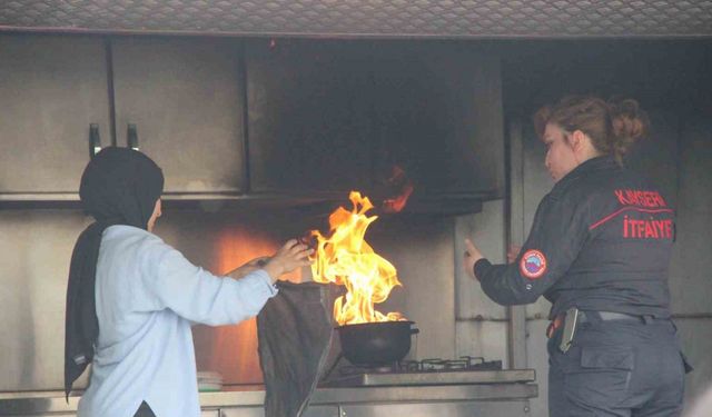 Büyükşehir İtfaiyesi’nden üniversite öğrencilerine eğitim ve meslek tanıtımı