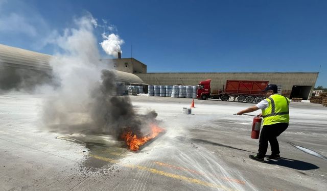 Büyükşehir itfaiyesinden uygulamalı eğitim