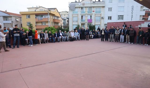 Çayırova’da hacı adayları kutsal topraklara uğurlandı