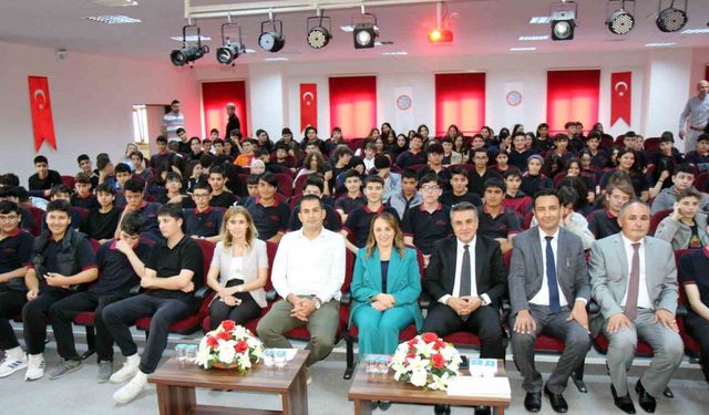 Denizli’de 200 lise öğrencisine ilk yardım eğitimi verildi