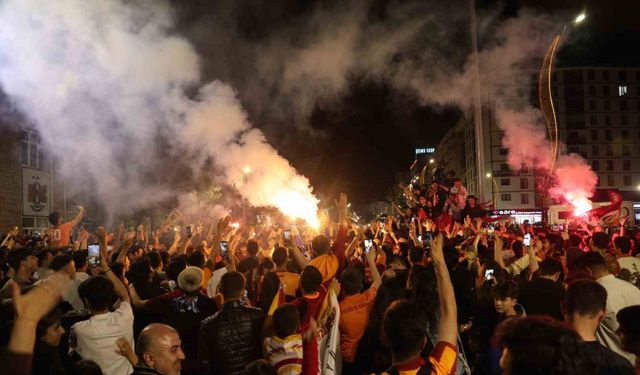 Elazığ’da Galatasaray taraftarlarının şampiyonluk coşkusu