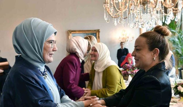 Emine Erdoğan, Anneler Günü vesilesiyle Devlet Konukevi’nde anneleri ağırladı: