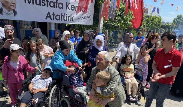 Engelli çocuklar ve aileleri, Türkiye Deniz Canlıları Müzesi’ni ziyaret etti