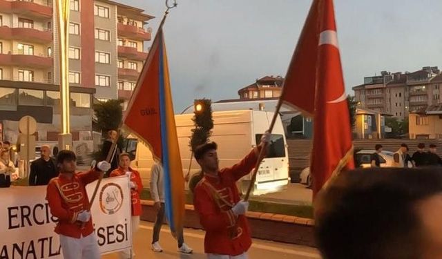 Erciş’te 19 Mayıs bayrak yürüyüşü yapıldı