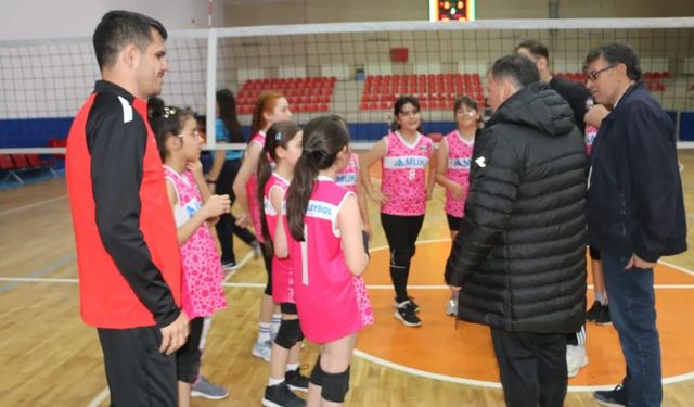 Erva Spor Kulübü Voleybol takımı yarı finalde