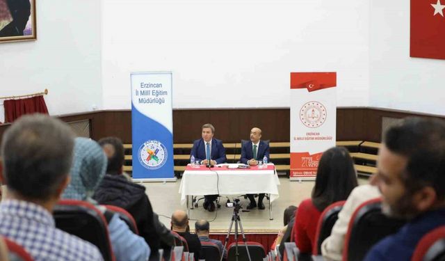 Erzincan’da eğitim öğretim faaliyetleri üzerine istişarelerde bulundu