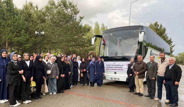 Erzincanlı gençler “Komşu Şehirler” projesiyle Bayburt’u gezdi