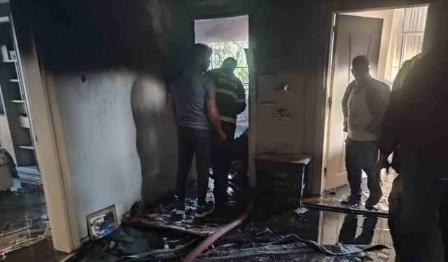 Erzin’de çıkan ev yangını söndürüldü