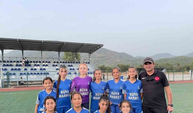 Fethiye’nin kadın futbol takımı çalışmalarını sürdürüyor