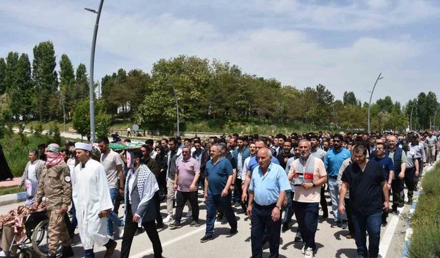 Gazze’de ölenler için temsili cenaze töreni