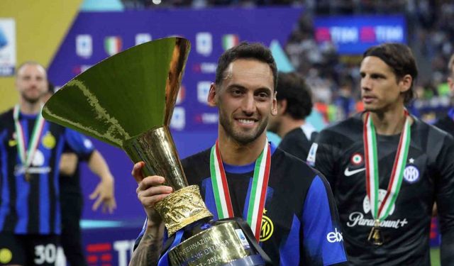 Hakan Çalhanoğlu, Serie A’da sezonun en iyi orta saha oyuncusu ödülüne aday gösterildi